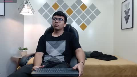 Mou Fly online show from September 2025 01:02:01 PM