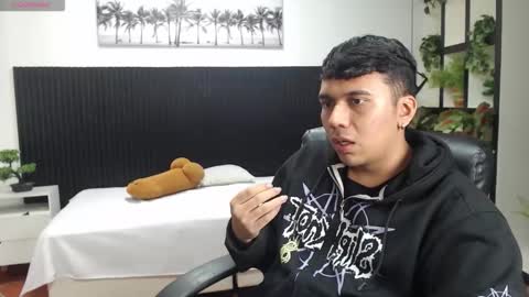 Mou Fly online show from November 2025 12:16:02 PM