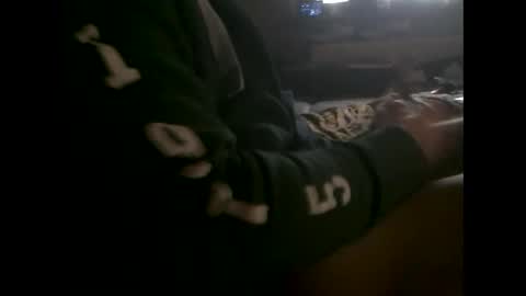 Snapshot of mowgli1977 chatting on November 2025 09:15:01 AM mowgli1977 online show from November 2025 09:15:01 AM