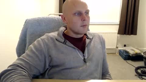 Mr Baldy Likes to Chat online show from October 2025 11:37:01 PM