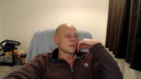Mr Baldy Likes to Chat online show from November 2025 06:52:02 PM