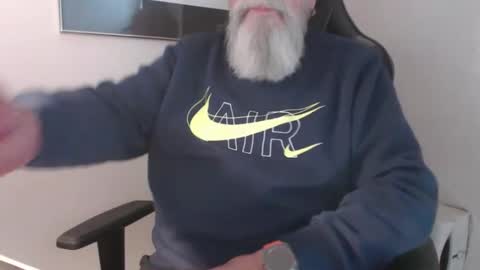 mr_boombastic2021 online show from February 2026 11:40:02 AM