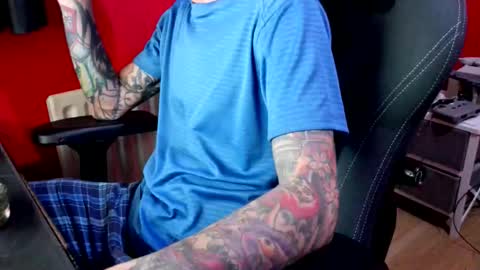 Snapshot of mr_hung_uk38 chatting on November 2025 10:43:01 PM mr_hung_uk38 online show from November 2025 10:43:01 PM