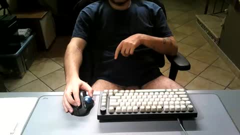 Snapshot of mr_kaa chatting on April 2026 06:57:01 PM mr_kaa online show from April 2026 06:57:01 PM