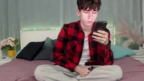 Kris online show from February 2025 08:26:01 PM