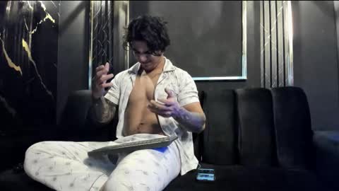 mr_maximo online show from September 2025 05:08:02 AM