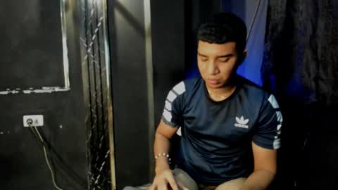 mr_maximo online show from November 2025 10:05:01 AM