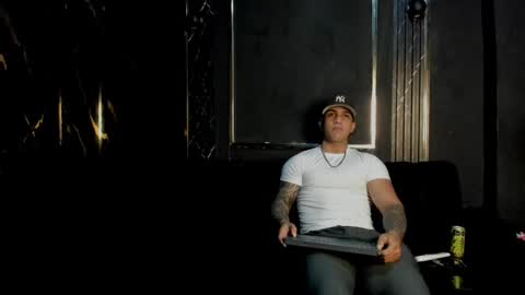 mr_maximo online show from December 2025 01:35:02 AM