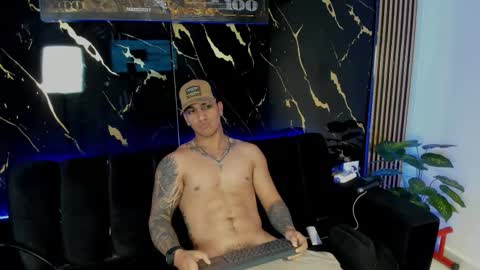 Snapshot of mr_maximo chatting on February 2026 08:23:01 PM mr_maximo online show from February 2026 08:23:01 PM