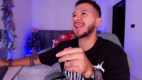 MIKEE online show from December 2025 03:11:01 AM