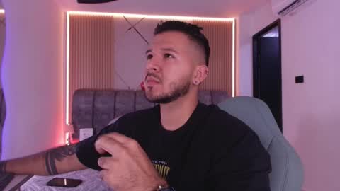 MIKEE online show from March 2026 03:01:02 AM