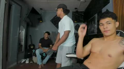 mr_mois online show from April 2026 05:08:01 AM