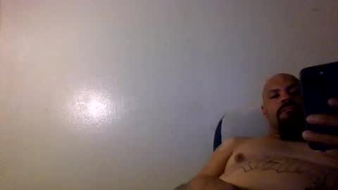 mrbiggs1077777 online show from April 2026 11:22:02 AM