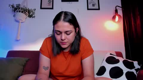 Laura online show from November 2025 11:15:01 PM