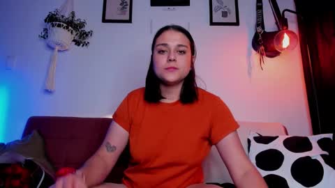 Laura online show from November 2025 11:17:01 PM