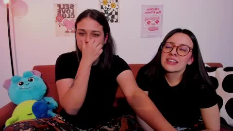 Snapshot of mrbuu_ chatting on May 2026 02:50:01 AM Laura online show from May 2026 02:50:01 AM