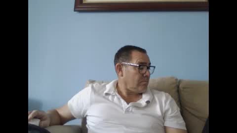 Mrcaruso online show from October 2025 03:44:02 PM