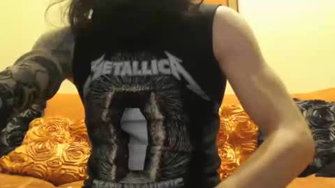 I am  online show from February 2025 01:02:02 AM