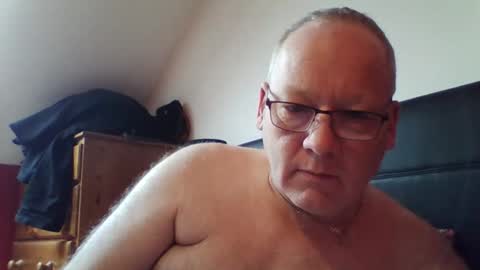 Snapshot of mrforyou2812 chatting on March 2026 10:48:02 AM mrforyou2812 online show from March 2026 10:48:02 AM