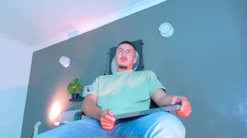 Mr Fox online show from October 2025 07:33:02 PM