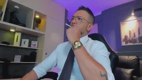 MrFrank. online show from November 2025 11:54:02 AM