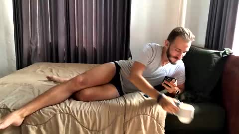 Max online show from October 2025 01:09:01 AM