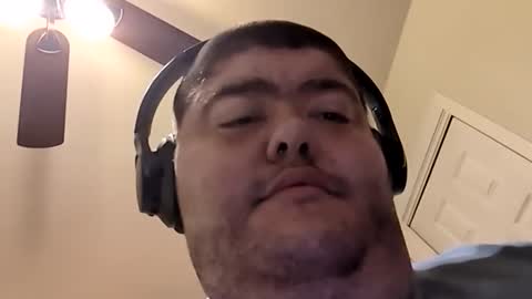 Snapshot of mrorange50187 chatting on October 2025 03:31:02 PM mrorange50187 online show from October 2025 03:31:02 PM