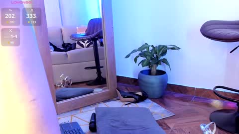 Griseld   online show from February 2025 10:33:01 PM