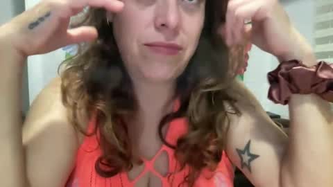 Snapshot of mrs_kinkie chatting on December 2024 12:02:01 AM mrs_kinkie online show from December 2024 12:02:01 AM