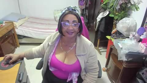 mrs_mommy online show from February 2025 07:38:01 PM