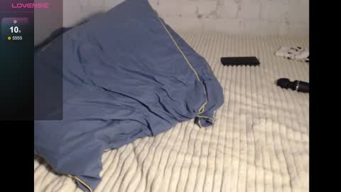 Snapshot of mrsluck chatting on December 2024 03:04:01 AM Sasha online show from December 2024 03:04:01 AM