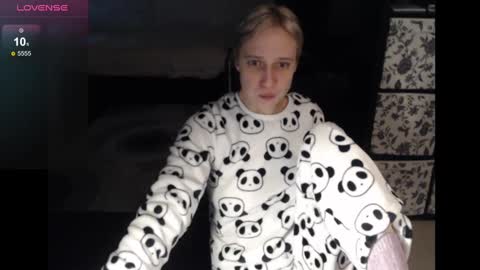 Snapshot of mrsluck chatting on December 2024 02:14:01 AM Sasha online show from December 2024 02:14:01 AM