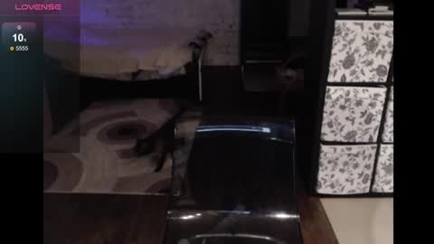 Snapshot of mrsluck chatting on December 2024 05:42:02 AM Sasha online show from December 2024 05:42:02 AM