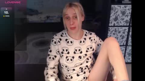 Snapshot of mrsluck chatting on December 2024 08:14:02 AM Sasha online show from December 2024 08:14:02 AM