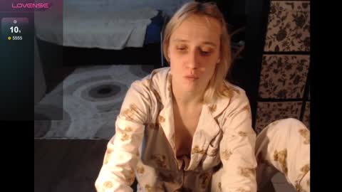 Snapshot of mrsluck chatting on December 2024 08:12:02 PM Sasha online show from December 2024 08:12:02 PM