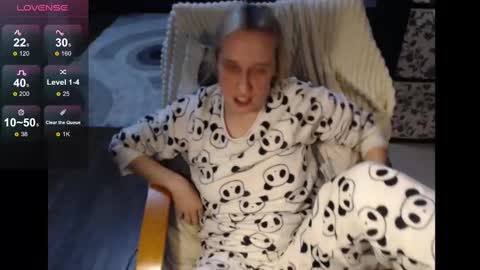 Snapshot of mrsluck chatting on January 2025 06:13:02 PM Sasha online show from January 2025 06:13:02 PM