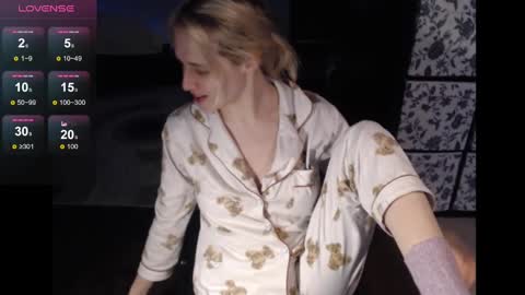 Snapshot of mrsluck chatting on January 2025 05:48:02 AM Sasha online show from January 2025 05:48:02 AM