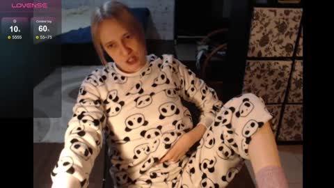 Snapshot of mrsluck chatting on January 2025 04:48:01 PM Sasha online show from January 2025 04:48:01 PM