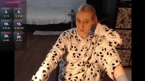 Snapshot of mrsluck chatting on February 2025 01:56:02 PM Sasha online show from February 2025 01:56:02 PM