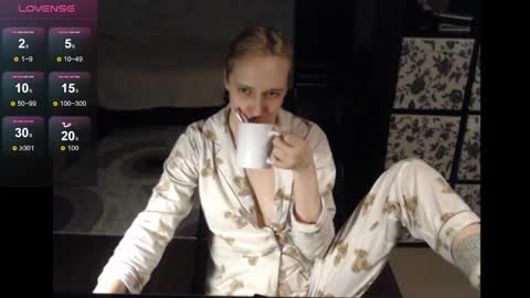 Snapshot of mrsluck chatting on February 2025 01:47:02 AM Sasha online show from February 2025 01:47:02 AM