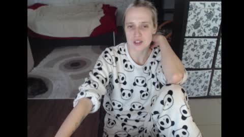 Snapshot of mrsluck chatting on September 2025 10:50:01 AM Sasha online show from September 2025 10:50:01 AM