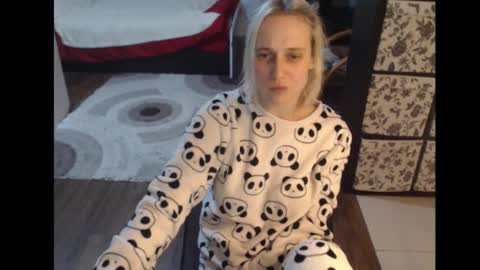 Snapshot of mrsluck chatting on September 2025 08:14:01 PM Sasha online show from September 2025 08:14:01 PM