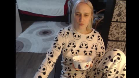 Snapshot of mrsluck chatting on October 2025 05:41:02 PM Sasha online show from October 2025 05:41:02 PM