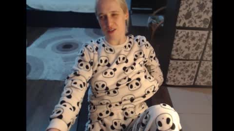 Snapshot of mrsluck chatting on November 2025 05:02:01 PM Sasha online show from November 2025 05:02:01 PM