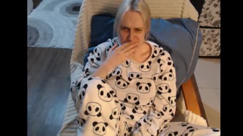 Snapshot of mrsluck chatting on November 2025 05:41:01 PM Sasha online show from November 2025 05:41:01 PM