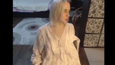 Snapshot of mrsluck chatting on December 2025 04:56:01 PM Sasha online show from December 2025 04:56:01 PM