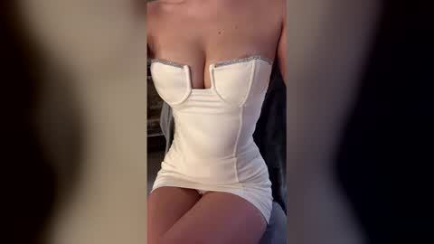 Snapshot of mrsnofacexx chatting on March 2026 09:54:02 PM Mary online show from March 2026 09:54:02 PM