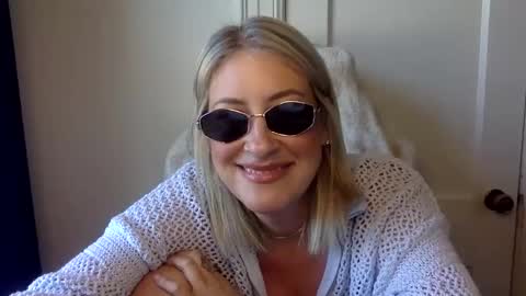 Snapshot of mrsprissxo chatting on April 2026 12:47:01 PM MrsPrissXO online show from April 2026 12:47:01 PM