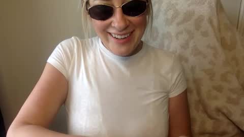 Snapshot of mrsprissxo chatting on April 2026 01:48:02 PM MrsPrissXO online show from April 2026 01:48:02 PM