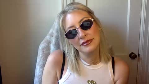 Snapshot of mrsprissxo chatting on May 2026 12:34:02 PM MrsPrissXO online show from May 2026 12:34:02 PM